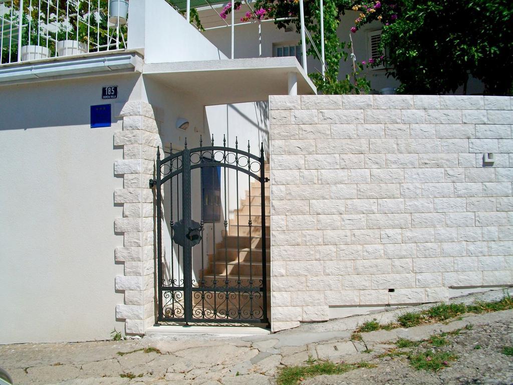 Apartment Ksenija Дрвеник Екстериор снимка