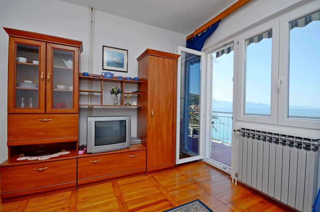 Apartment Ksenija Дрвеник Екстериор снимка