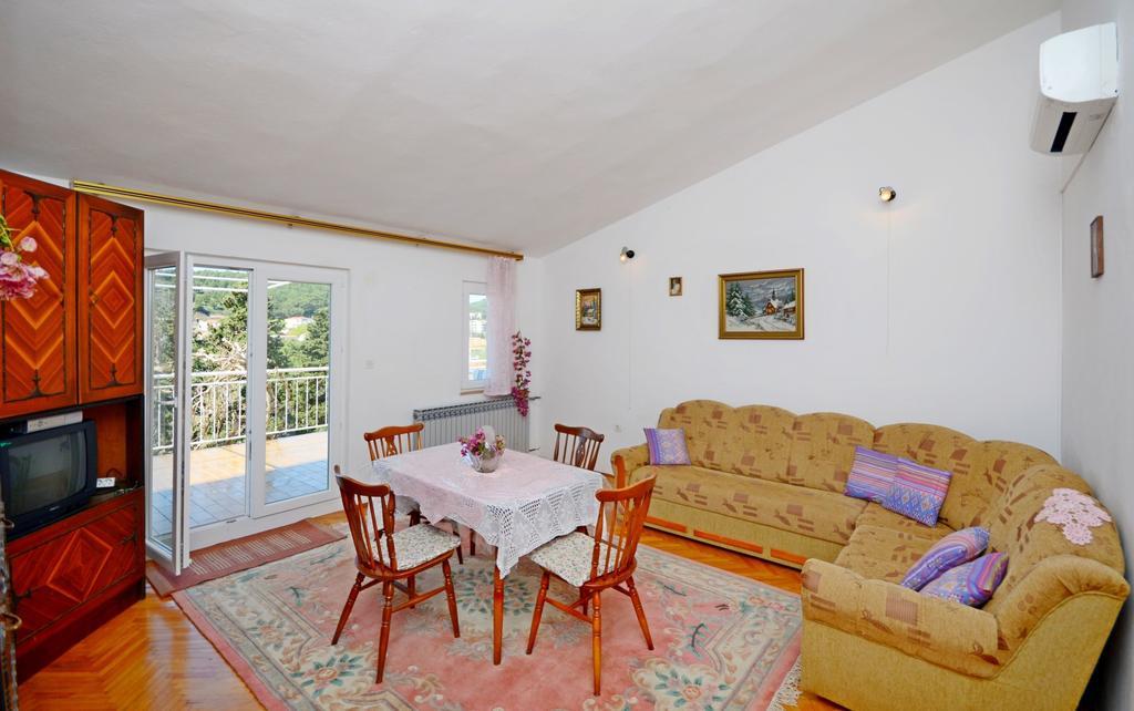 Apartment Ksenija Дрвеник Екстериор снимка