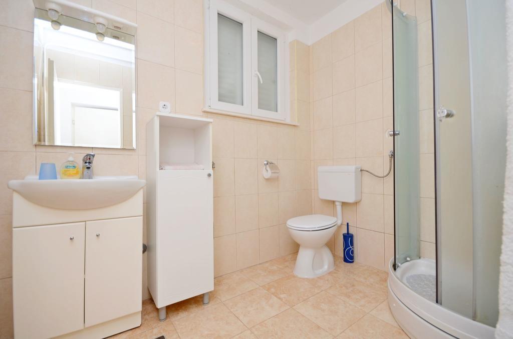 Apartment Ksenija Дрвеник Екстериор снимка