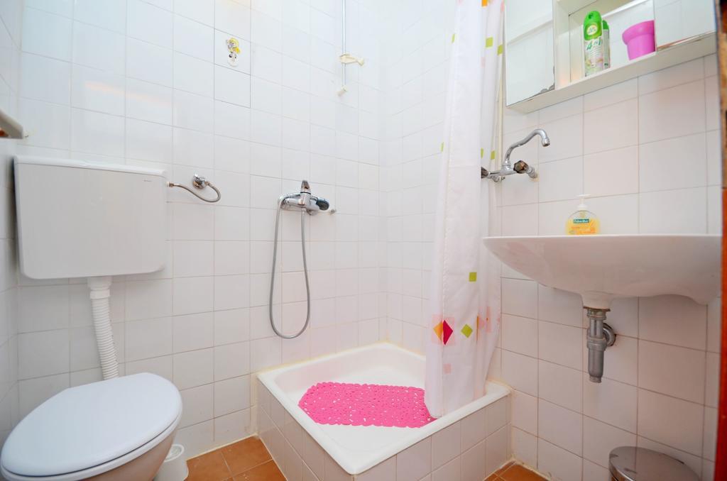 Apartment Ksenija Дрвеник Екстериор снимка